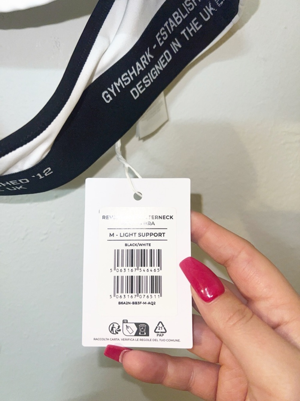 Gymshark white and black and white halter v neck women’s sports bra new - Picture 6 of 11